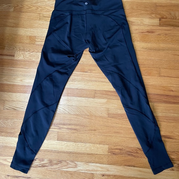 Lululemon leggings size 8 black with mesh - Picture 8 of 11